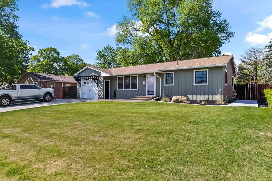1216 W 10th, Yankton, SD 57078 - #2