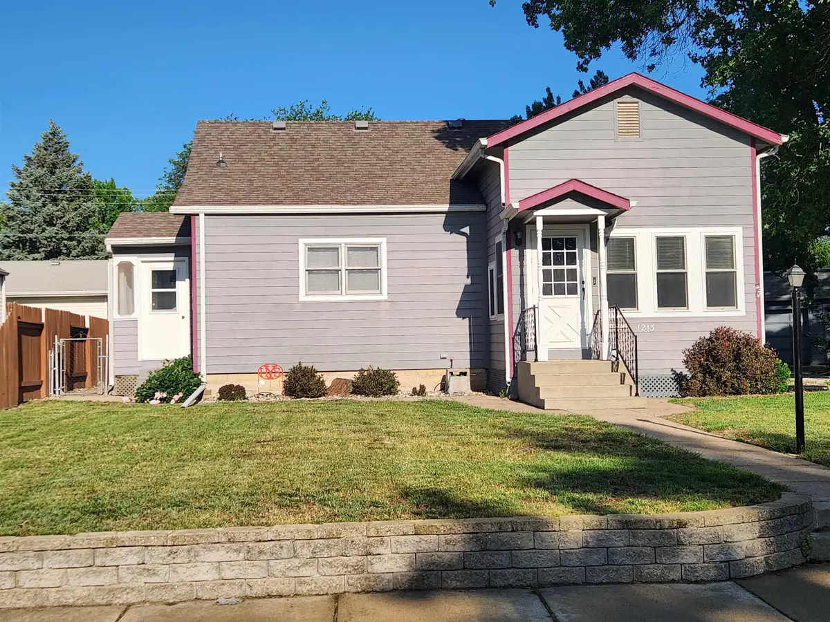 1213 Mulberry St., Yankton, SD 57078 - #1