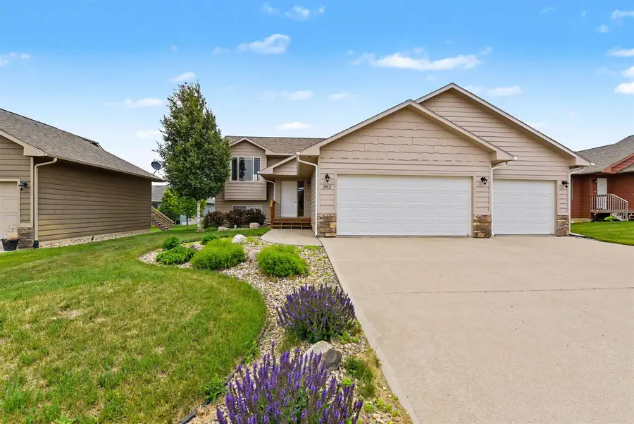 2512 Wynn Way, Yankton, SD 57078 - #2