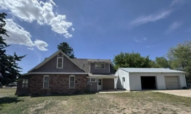 912 7th St., Springfield, SD 57062 - #3
