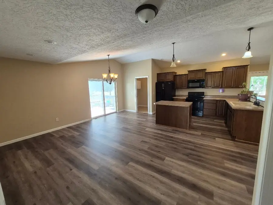 206 Violet Drive, Yankton, SD 57078 - #3