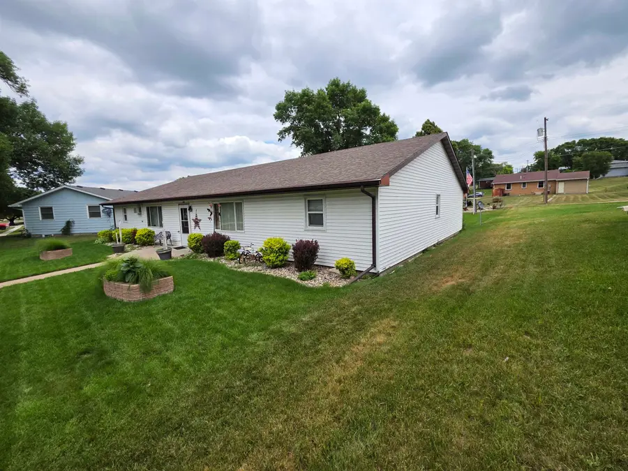 604 S Broadway, Bloomfield, NE 68718 - #2