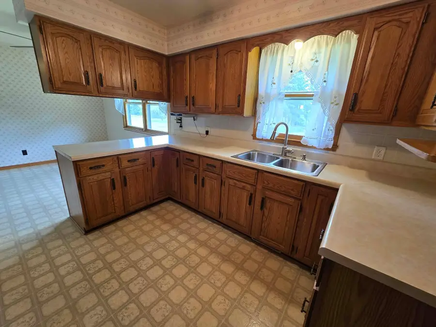 3108 W 11th Street, Yankton, SD 57078 - #3