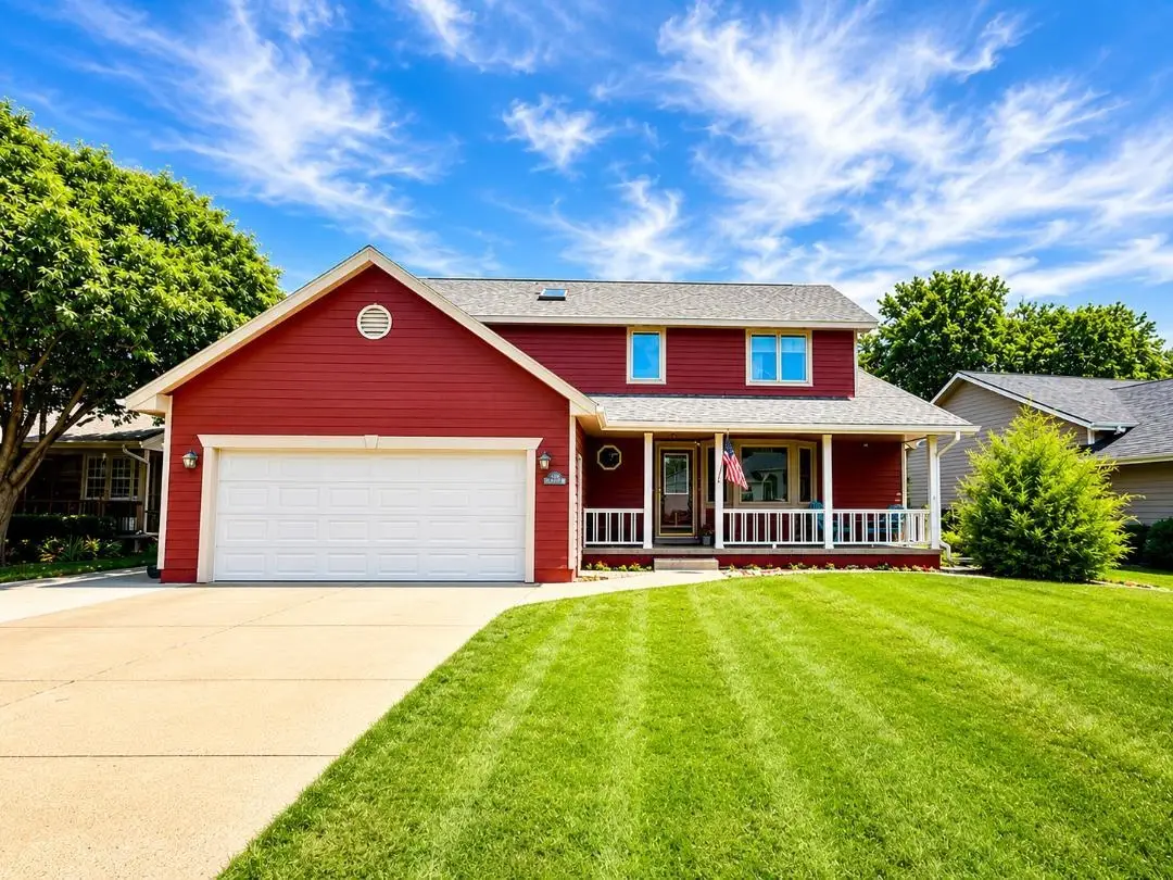 2208 Valley Rd., Yankton, SD 57078 - #1