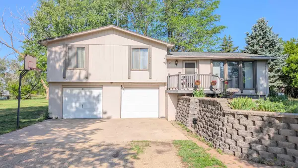 121 Dayton Ln, Tabor, SD 57063