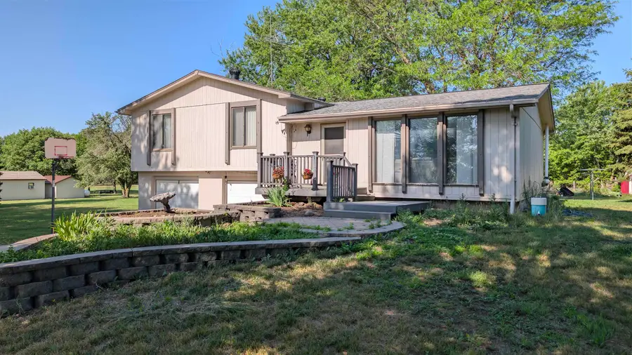 121 Dayton Ln, Tabor, SD 57063 - #2