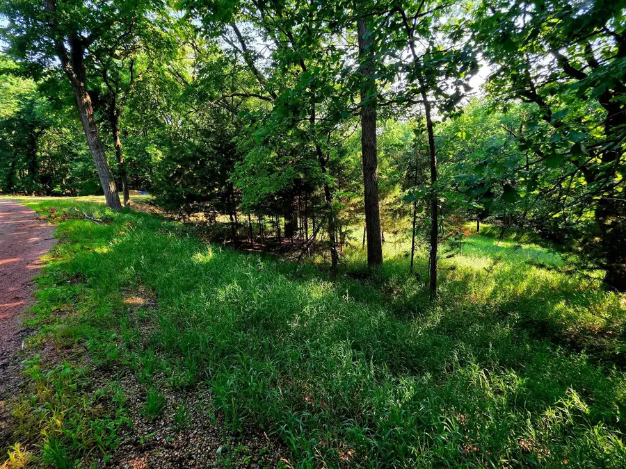 292 Russell Rd, Yankton, SD 57078 - #2