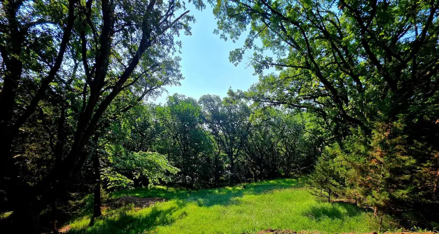 292 Russell Rd, Yankton, SD 57078 - #3