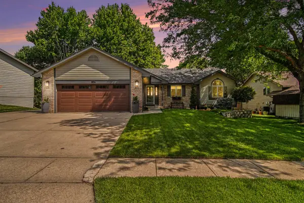 804 E 21st Street, Yankton, SD 57078