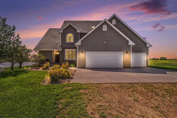 122 Lake Shore Dr, Utica, SD 57067