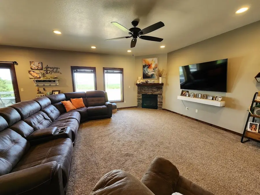 2802 Woodbine Ave., Yankton, SD 57078 - #2