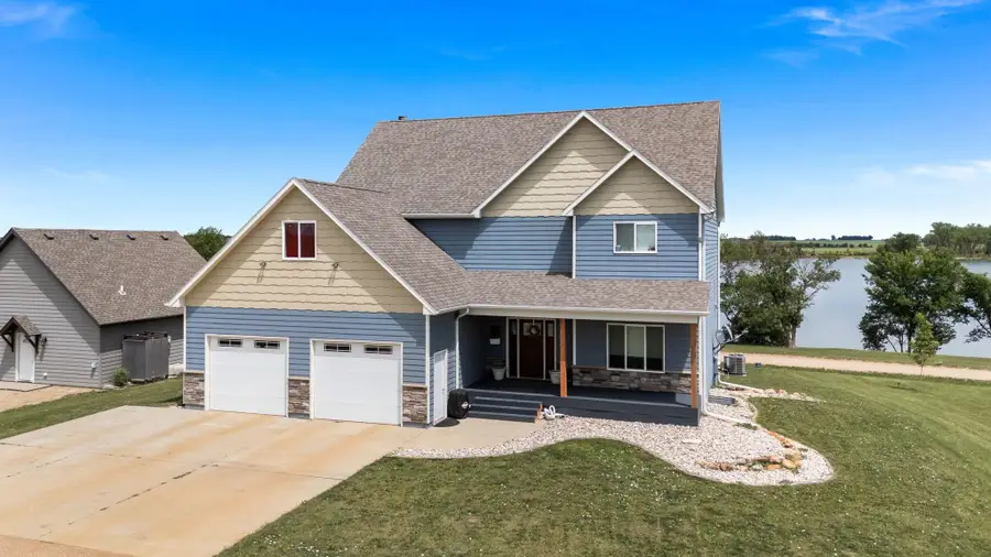 101 Lakeview Dr, Hurley, SD 57036 - #2