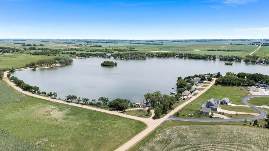 101 Lakeview Dr, Hurley, SD 57036 - #3