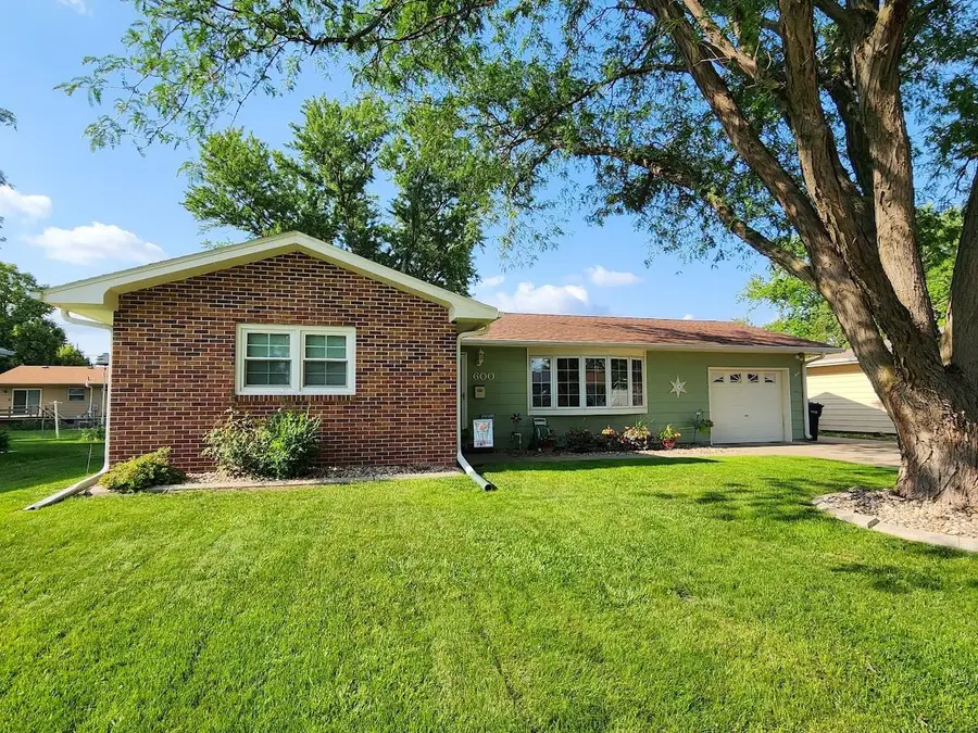 600 Burgess, Yankton, SD 57078 - #2