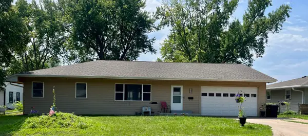 615 E 18th Street, Yankton, SD 57078