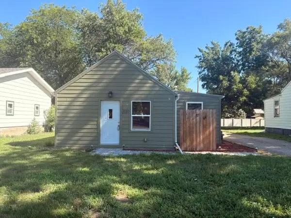 1110 E 13th St., Yankton, SD 57078