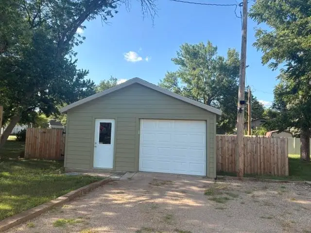 1110 E 13th St., Yankton, SD 57078 - #2