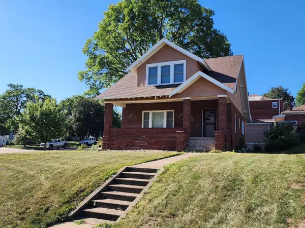 901 W 4th St, Yankton, SD 57078
