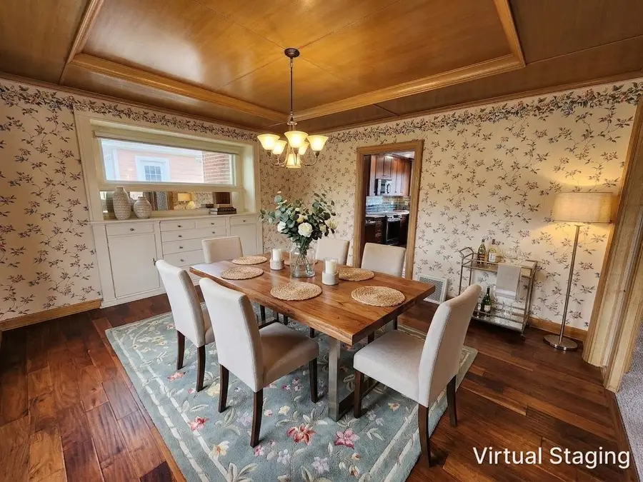 901 W 4th St, Yankton, SD 57078 - #3