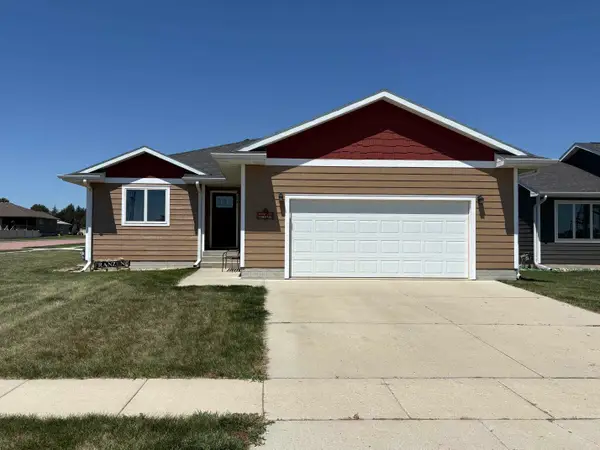1404 Augustine Dr., Yankton, SD 57078