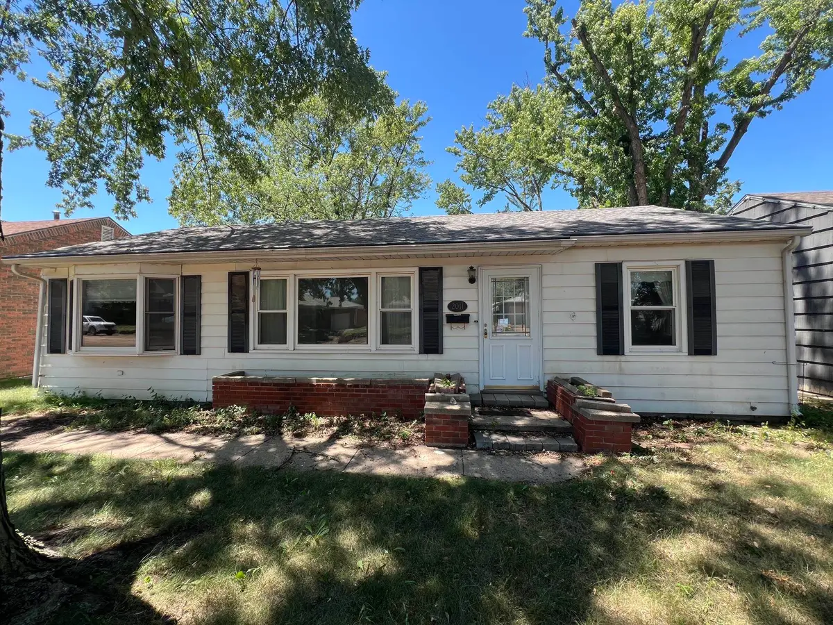 2011 Cedar, Yankton, SD 57078 - #1