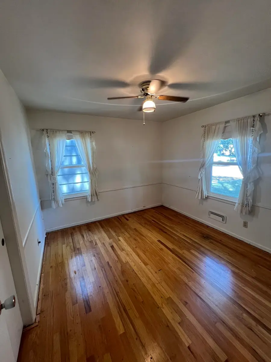 2011 Cedar, Yankton, SD 57078 - #3