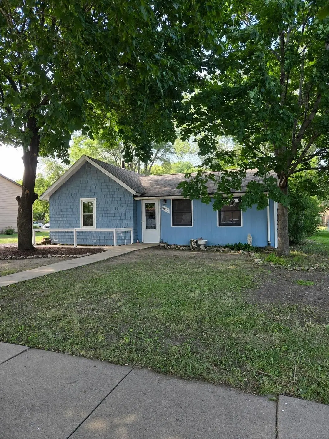 906 E 11th Street, Yankton, SD 57078 - #1