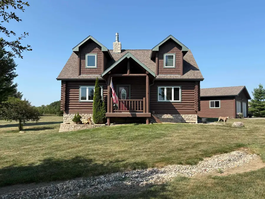 105 Spring Meadow Rd, Yankton, SD 57078 - #2