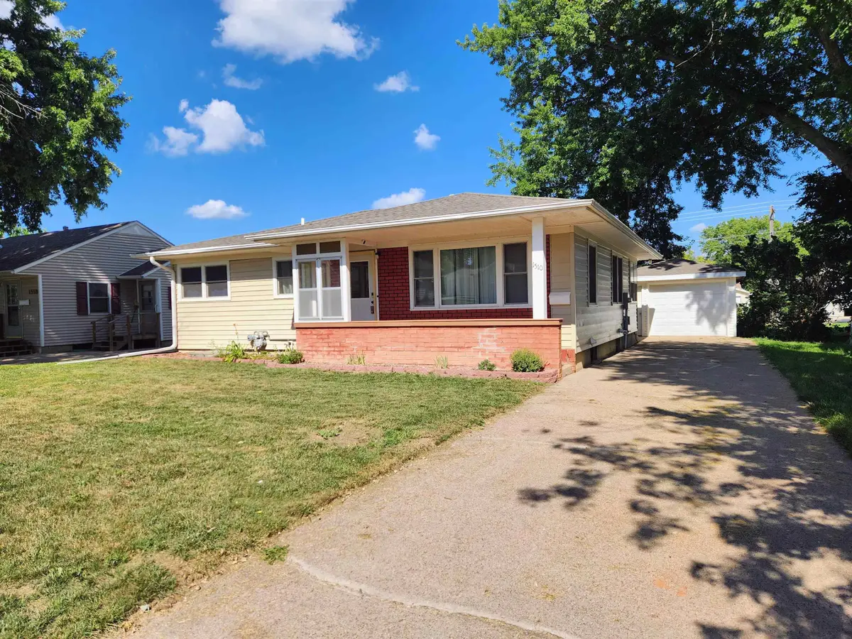 1510 Walnut St, Yankton, SD 57078 - #1
