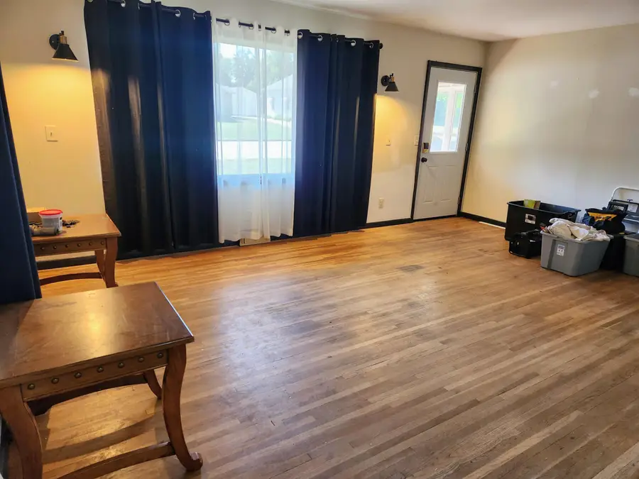 1510 Walnut St, Yankton, SD 57078 - #2