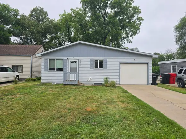 1015 Kennedy Dr, Yankton, SD 57078