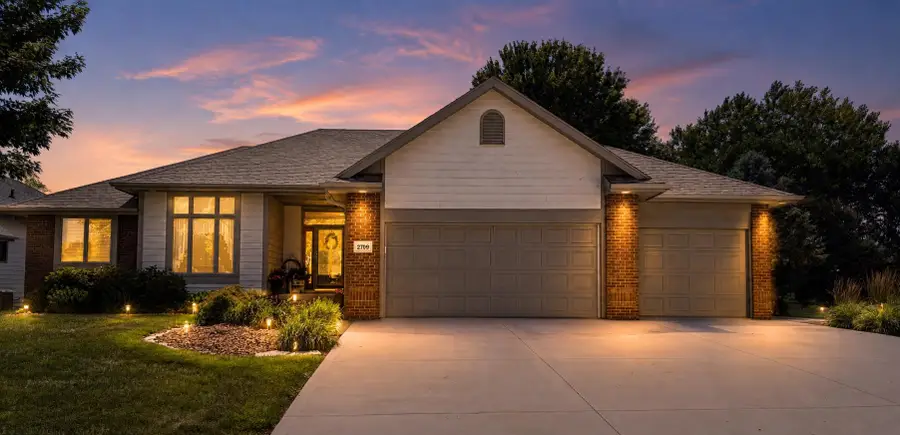 2709 Lakeview Dr., Yankton, SD 57078 - #2