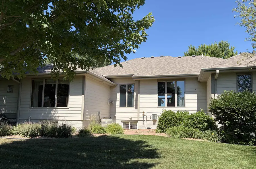 2709 Lakeview Dr., Yankton, SD 57078 - #3
