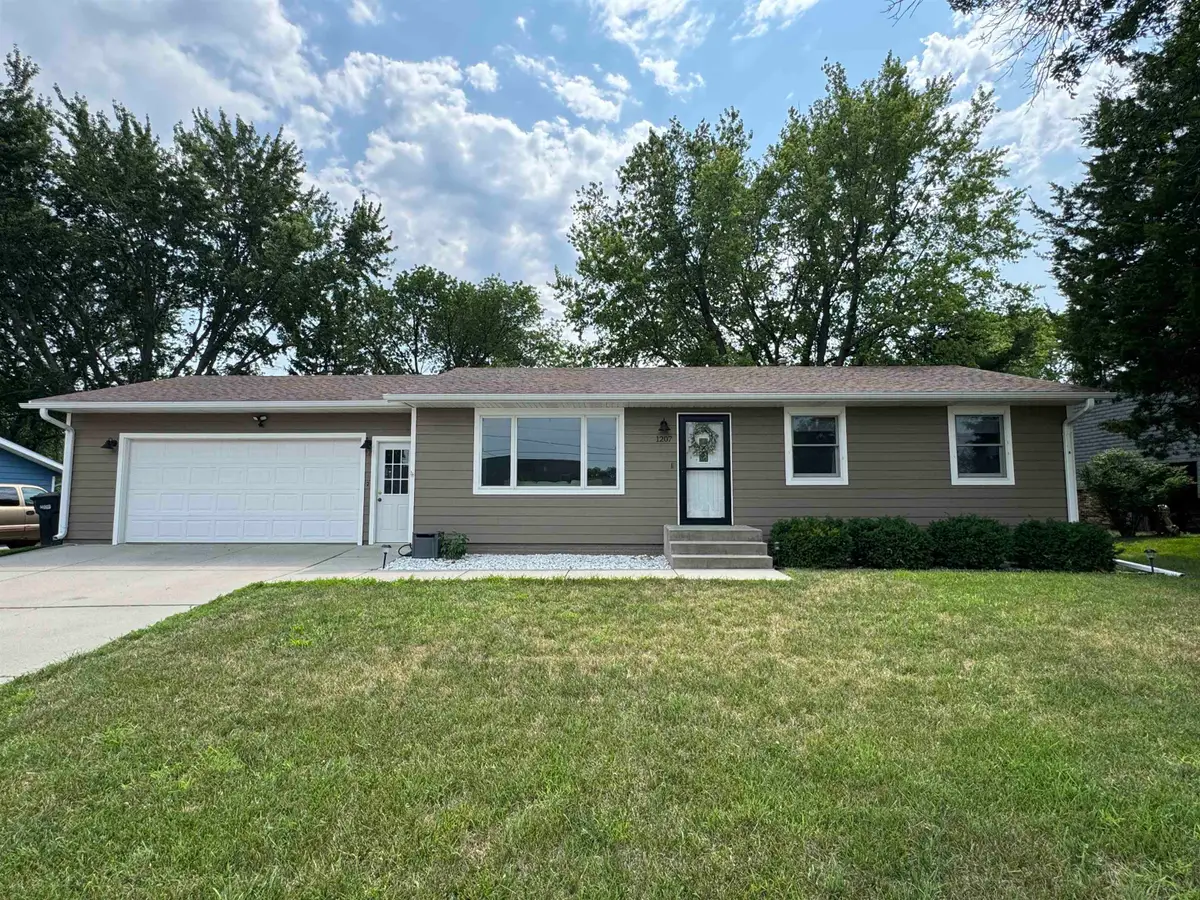 1207 W 11th, Yankton, SD 57078 - #1