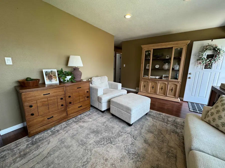 1207 W 11th, Yankton, SD 57078 - #3
