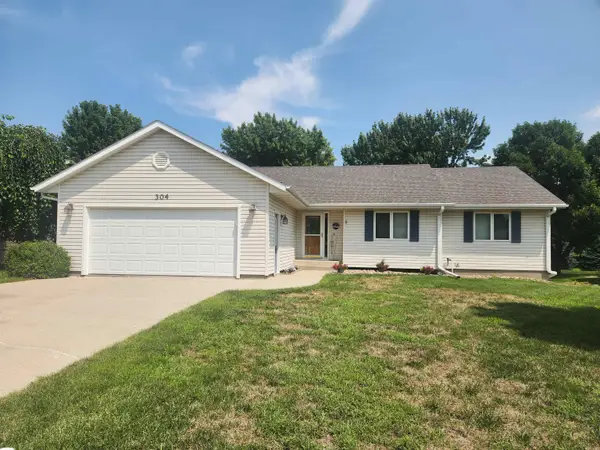 304 Donohoe Blvd, Yankton, SD 57078