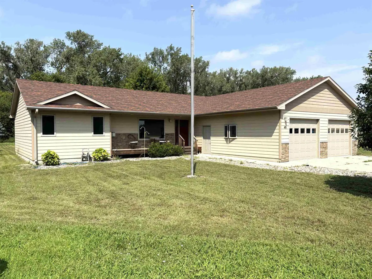 411 Tulip Ln, Yankton, SD 57078 - #1