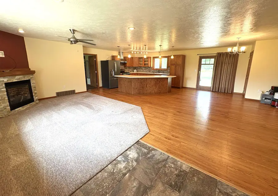 411 Tulip Ln, Yankton, SD 57078 - #3