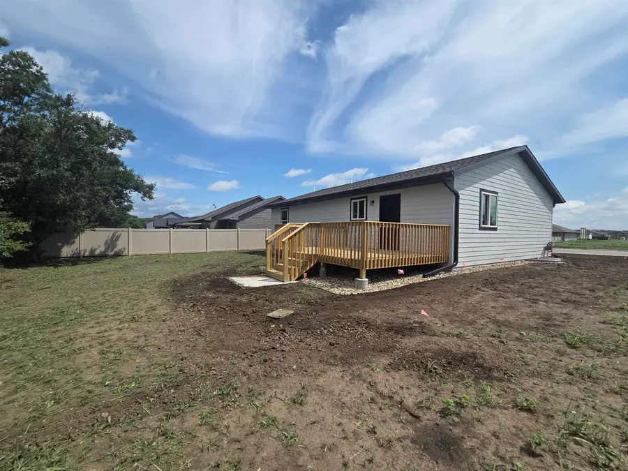 1704 W 26th, Yankton, SD 57078 - #3