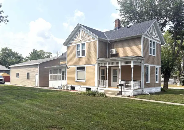 517 Cedar St, Yankton, SD 57078
