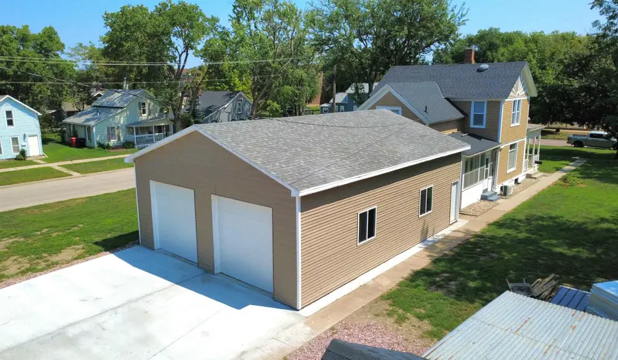 517 Cedar St, Yankton, SD 57078 - #2