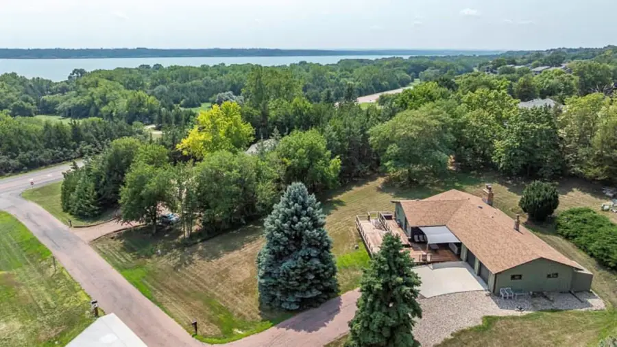 125 Kingsley Ln, Yankton, SD 57078 - #2