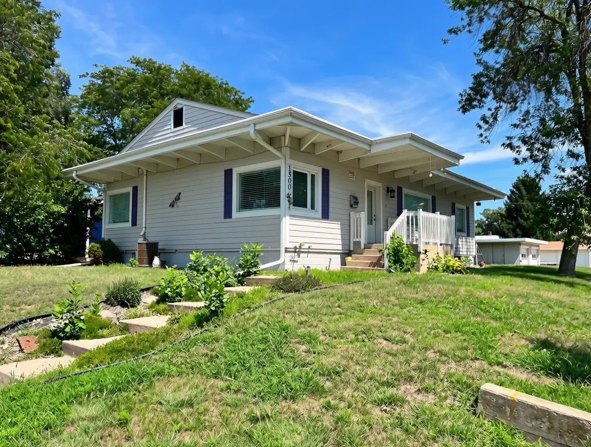 1500 Walnut St, Yankton, SD 57078 - #1