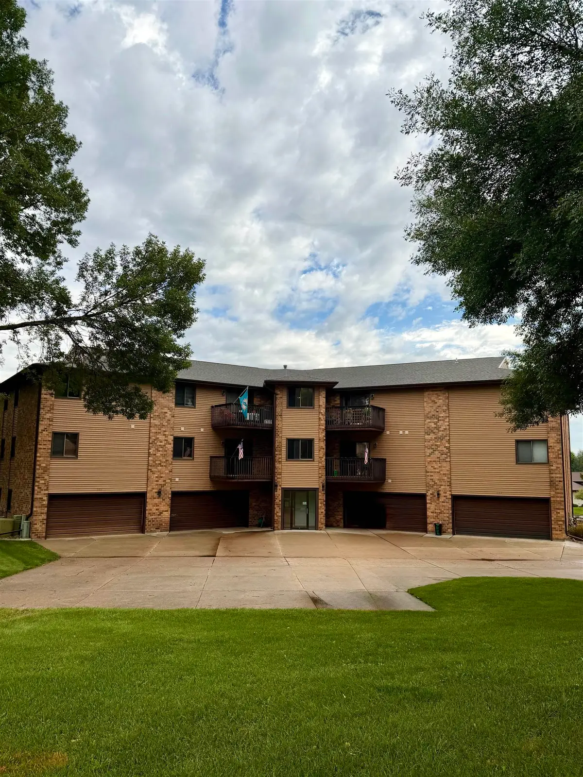 2505 Capitol #203, Yankton, SD 57078 - #1