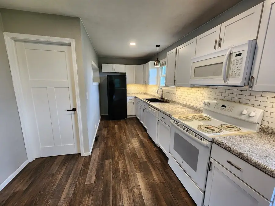 3211 Shiptons Rd, Yankton, SD 57078 - #3