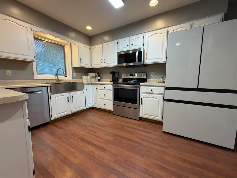 707 Burgess Rd, Yankton, SD 57078 - #2