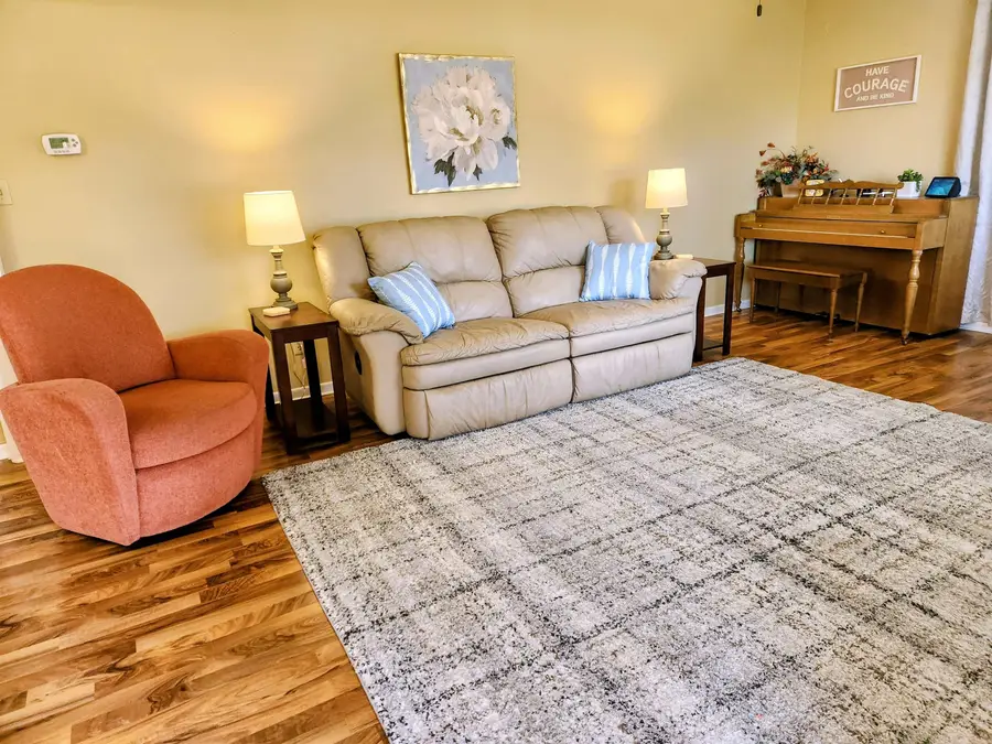 1015 E 12th, Yankton, SD 57078 - #2