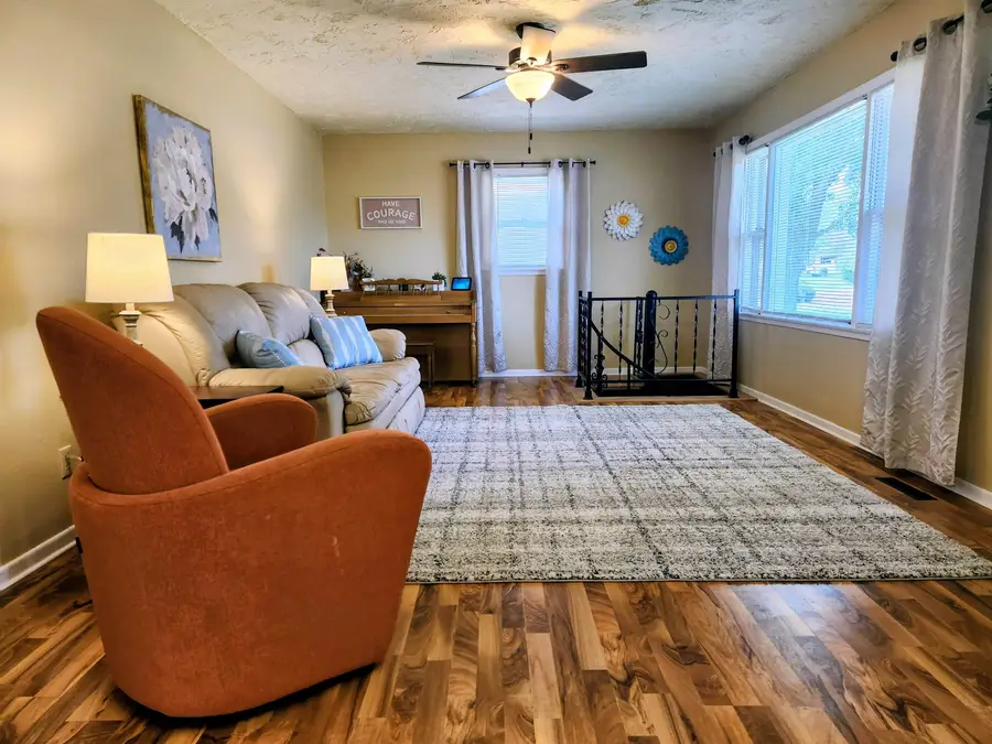 1015 E 12th, Yankton, SD 57078 - #3