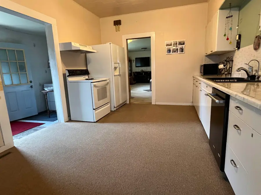 314 S 1st St., Bloomfield, NE 68718 - #3