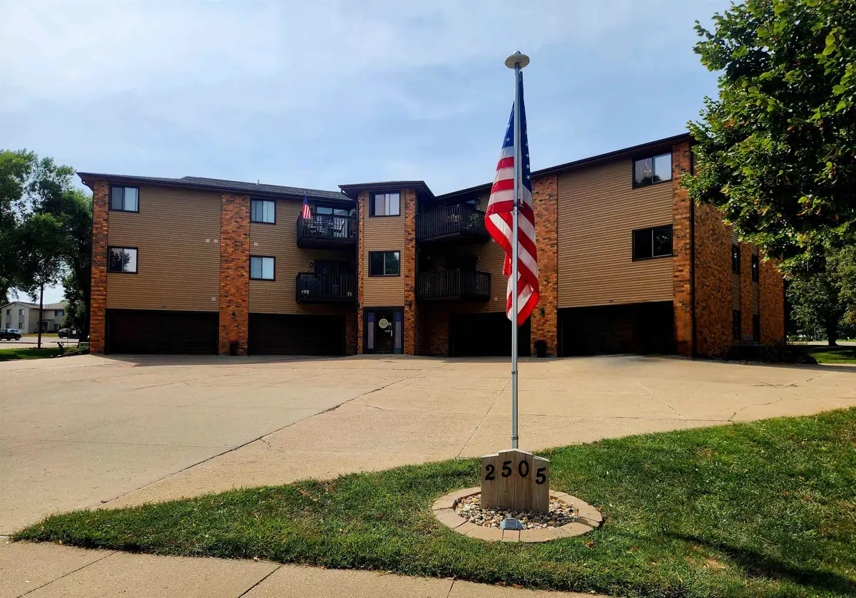 2505 Capitol St. #205, Yankton, SD 57078 - #1
